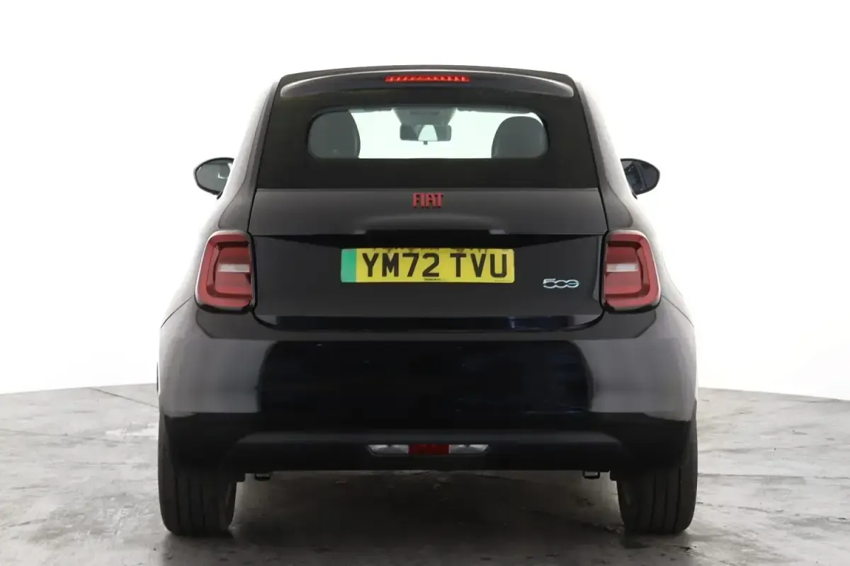 Używany Fiat 500e Red 86 kW (118 KM) 2023 Czarny Kabriolet