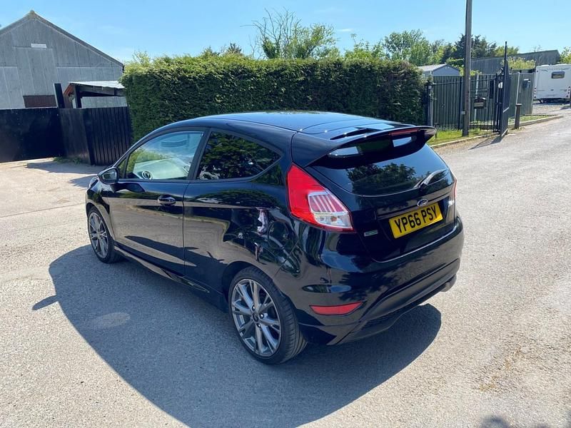 Used Ford Fiesta ST-Line 140 HP (102 kW) 2016 Black Hatchback