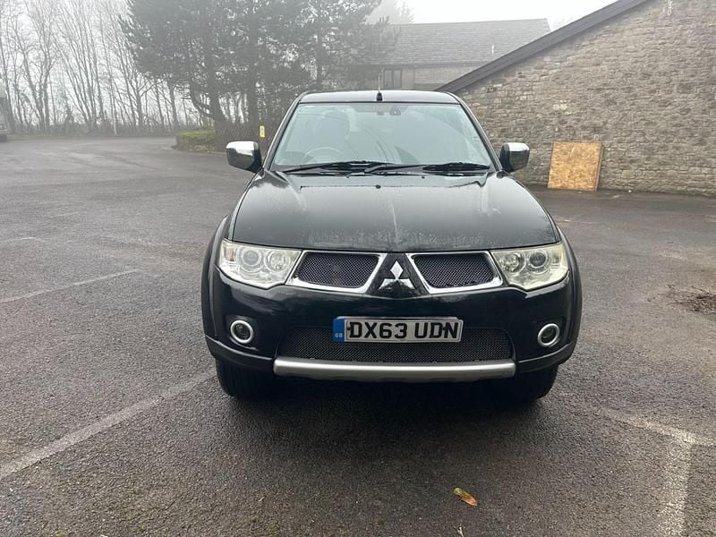 Używany Mitsubishi L200 176 KM (129 kW) 2013 Czarny Pickup