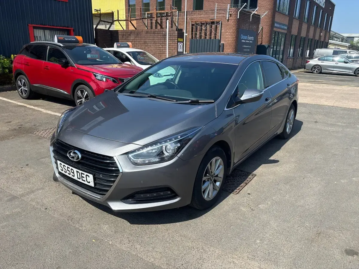 Used Hyundai i40 SE 115 HP (84 kW) 2016 Silver Sedan