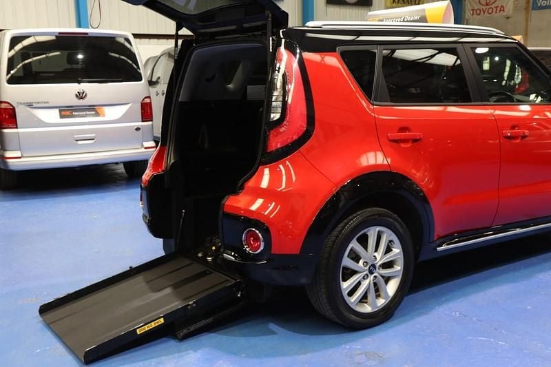 Red Used 2018 Kia Soul 2 SUV | £18,750 - Image 1/4