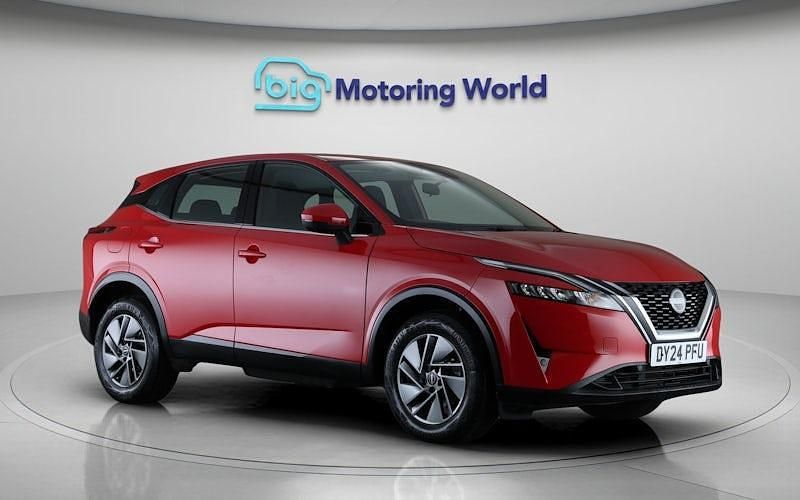 Used Nissan Qashqai Acenta Premium 140 HP (102 kW) 2023 Red SUV