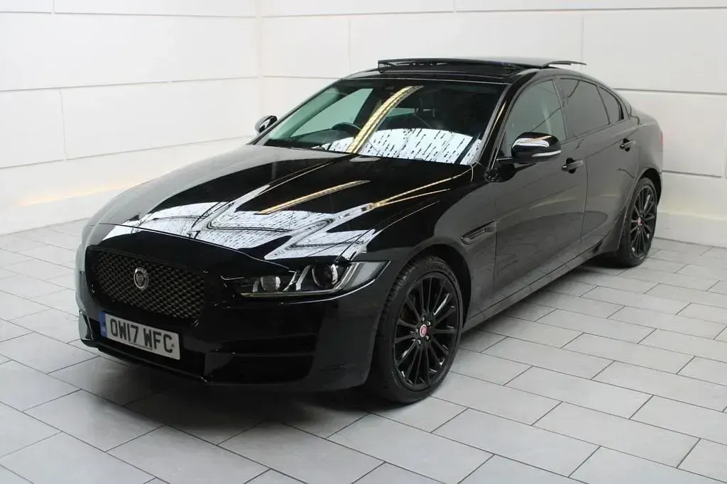 Used Jaguar XE Portfolio 240 HP (176 kW) 2017 Black Sedan
