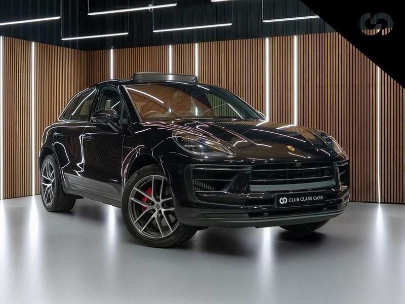 Black Used 2022 Porsche Macan SUV | £52,995 (Good price) - Image 1/4