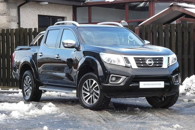 Black Used 2018 Nissan Navara Tekna Pickup | £13,995 (Good price) - Image 1/4