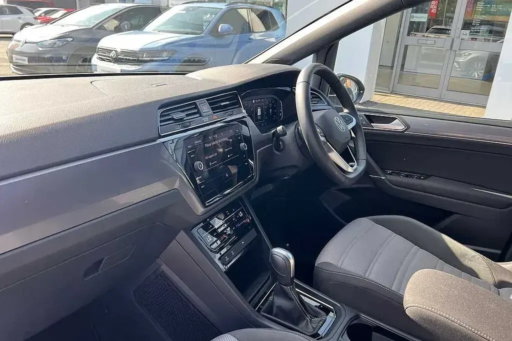 Used VW Touran 150 HP (110 kW) 2025 MPV