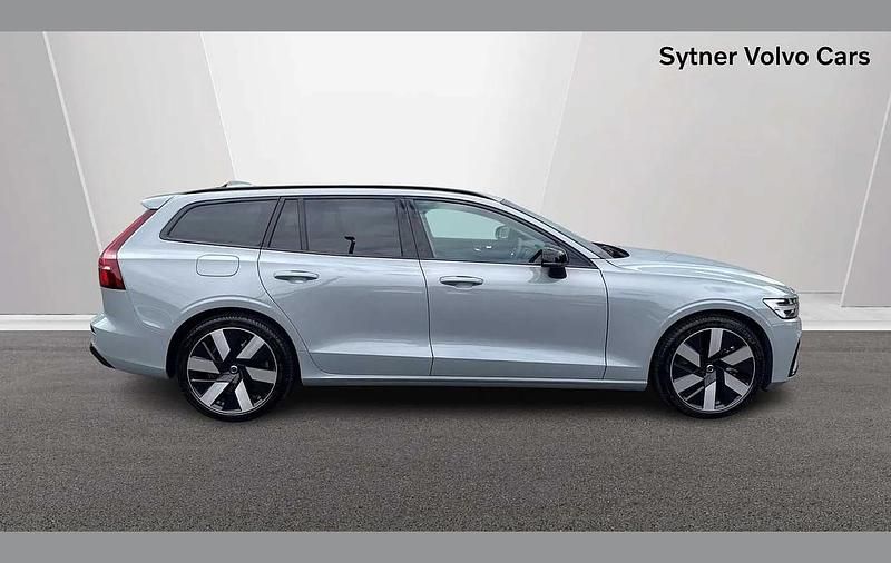 Used Volvo V60 Plus 345 HP (253 kW) 2025 Grey Estate