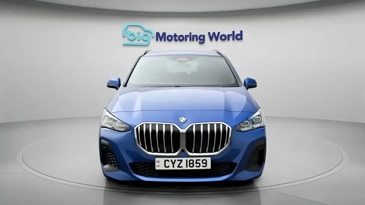 Begagnad BMW 218 Active Tourer M Sport 2022 Blå Minibuss