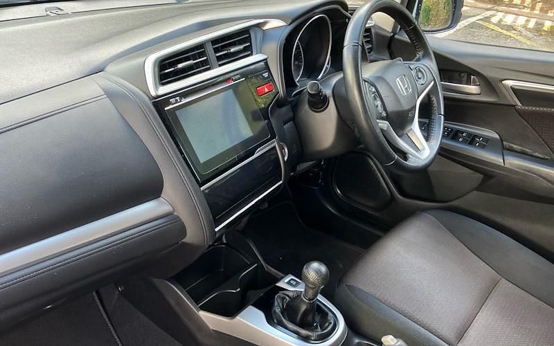 Second-hand Honda Jazz EX 102 CP (75 kW) 2017 Alb Hatchback