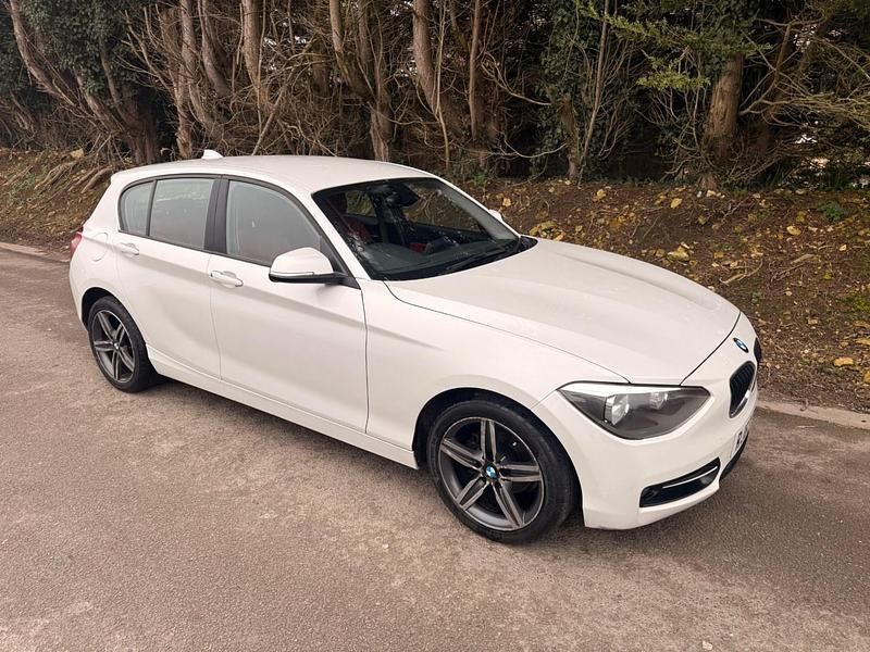 Used BMW 116 Sport Line 2013 White Hatchback
