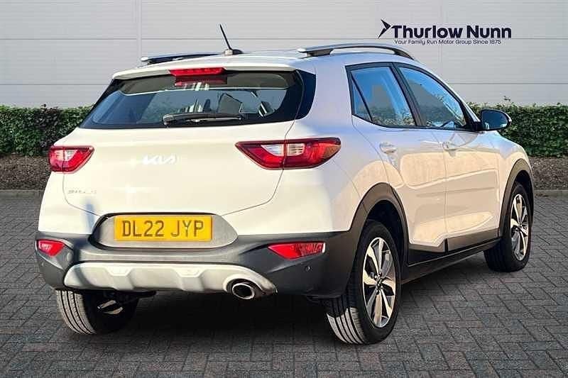 Used Kia Stonic 99 HP (72 kW) 2022 White SUV