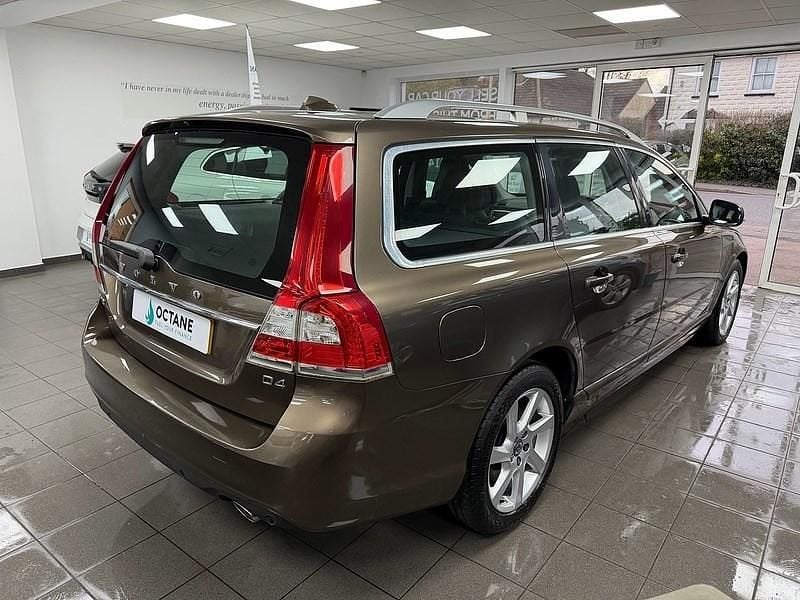 Used Volvo V70 SE Lux 181 HP (133 kW) 2014 Bronze Estate