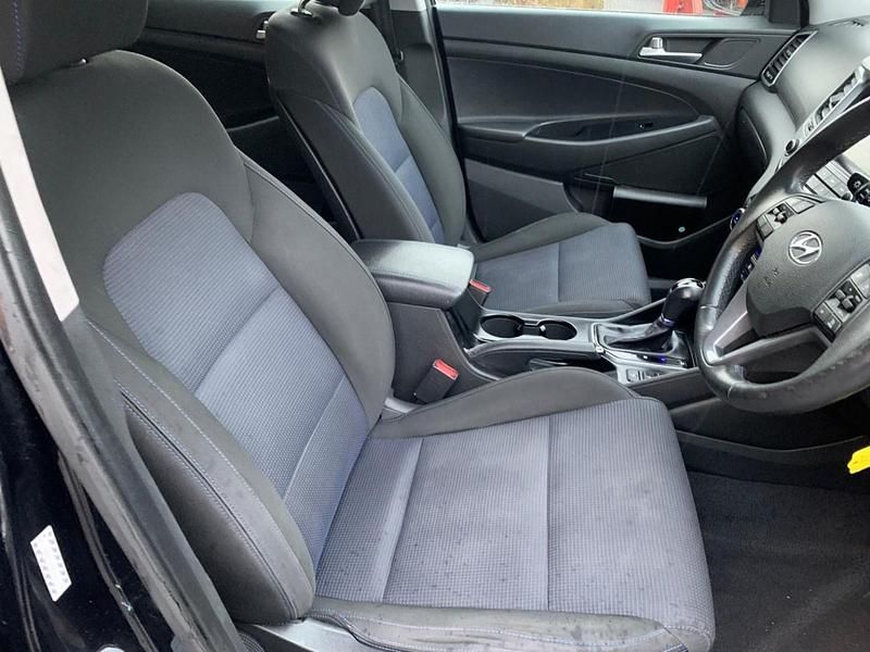 Used Hyundai Tucson SE 141 HP (103 kW) 2017 Black SUV