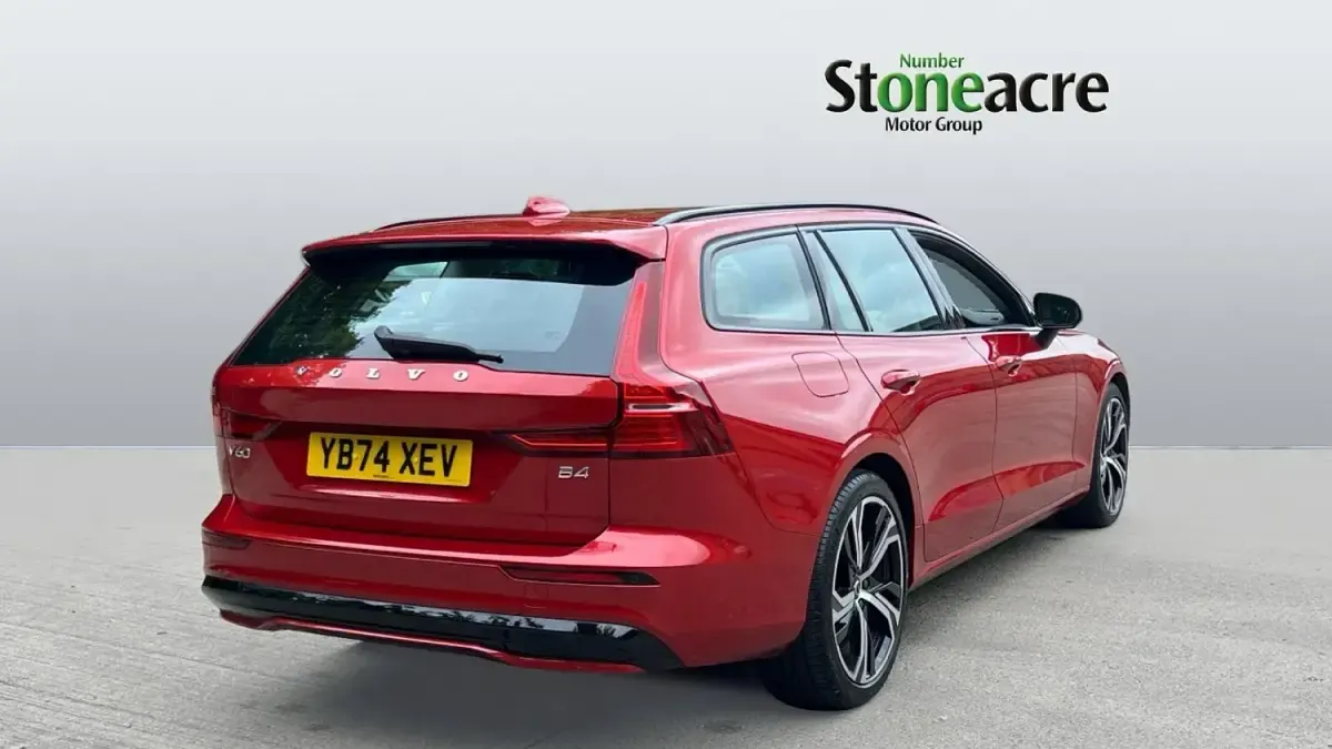 Used Volvo V60 Plus 197 HP (144 kW) 2024 Red Estate