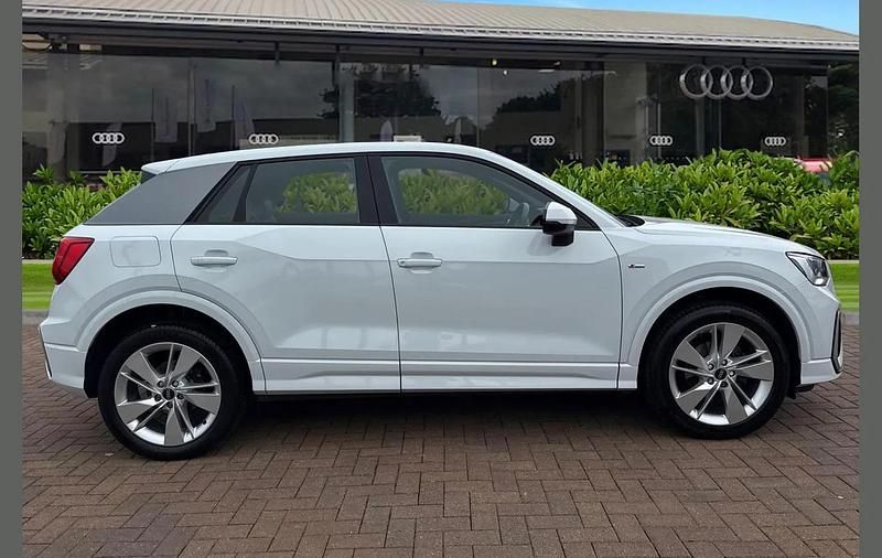 Used Audi Q2 S-Line 147 HP (108 kW) 2022 White SUV