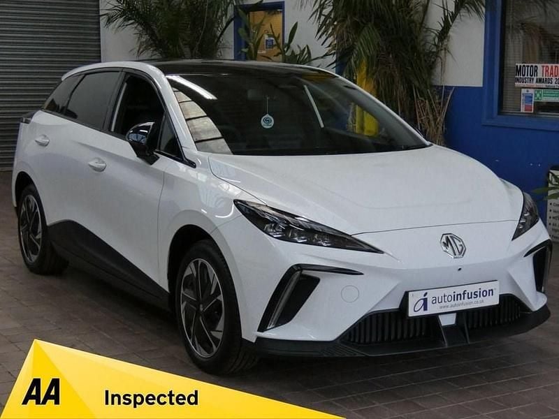 Used MG MG4 EV Trophy 63 kW (87 HP) 2023 White Hatchback