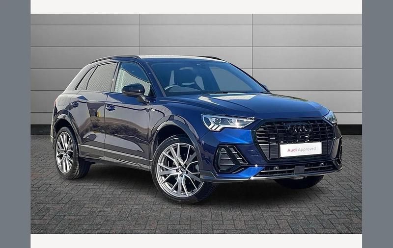 New Audi Q3 Black Edition 150 HP (110 kW) 2025 Navarra blue SUV
