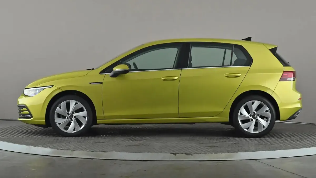 Używany VW Golf VII Style 150 KM (110 kW) 2021 Żółty Hatchback