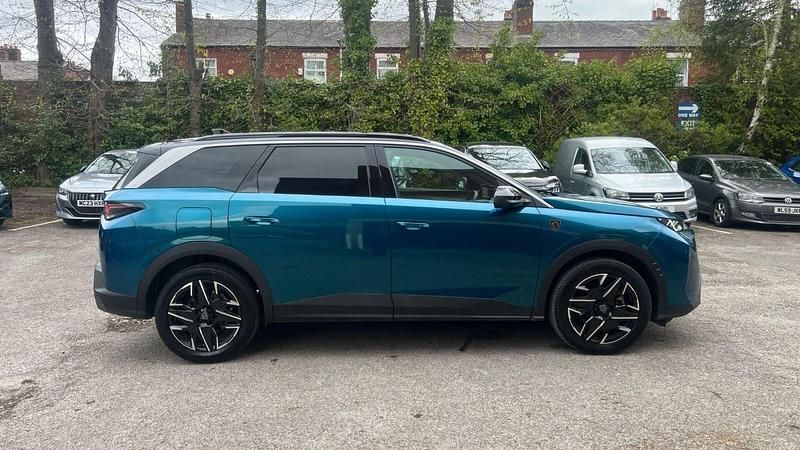 Used Peugeot 5008 GT 134 HP (98 kW) 2025 Blue SUV