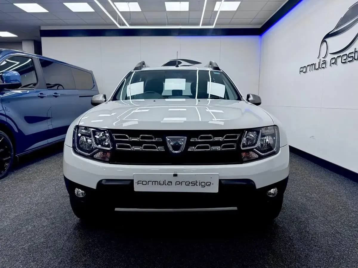 Used Dacia Duster Prestige 125 HP (91 kW) 2017 White SUV