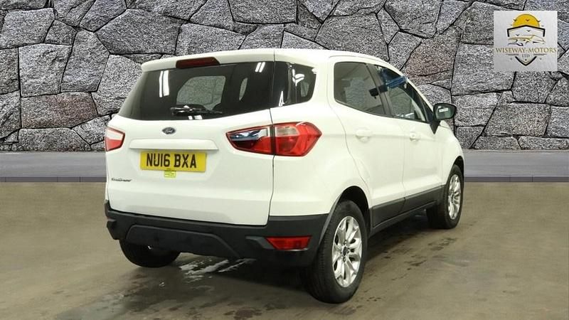 Used Ford Ecosport Zetec 112 HP (82 kW) 2016 White SUV