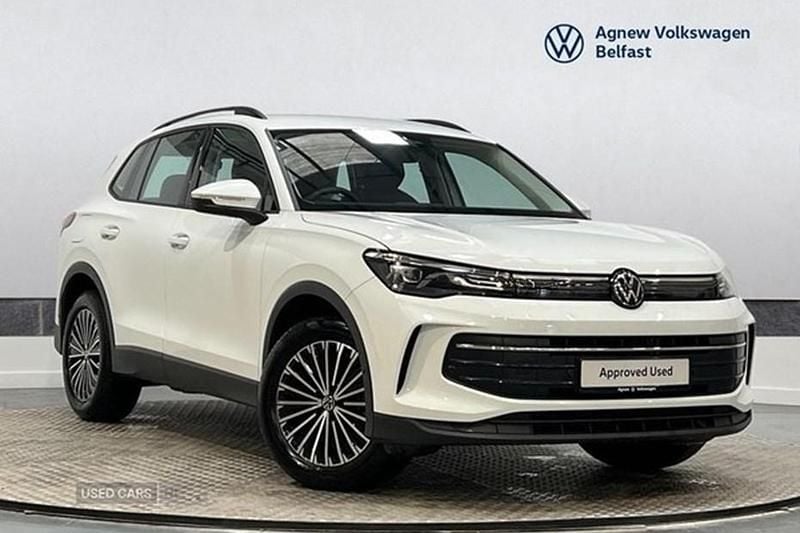 White New 2024 VW Tiguan Life SUV | £28,950 (Super price) - Image 1/1
