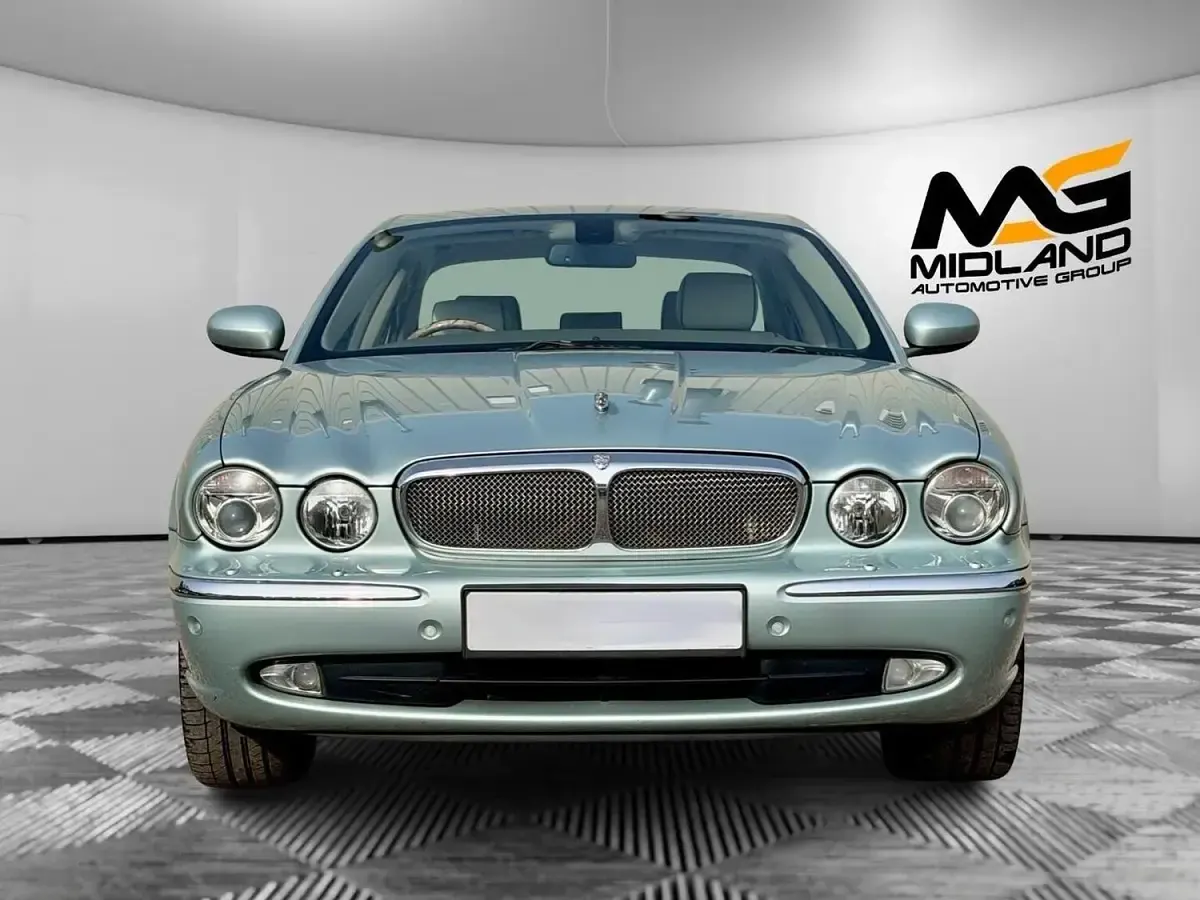 Used Jaguar XJ Sovereign 207 HP (152 kW) 2007 Silver Sedan