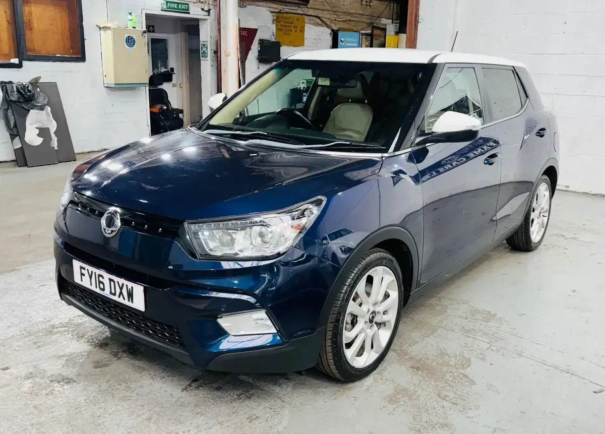 Used SsangYong Tivoli 115 HP (84 kW) 2016 Blue SUV