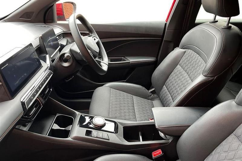 Used MG MG3 Trophy 194 HP (142 kW) 2025 Dynamic red Hatchback