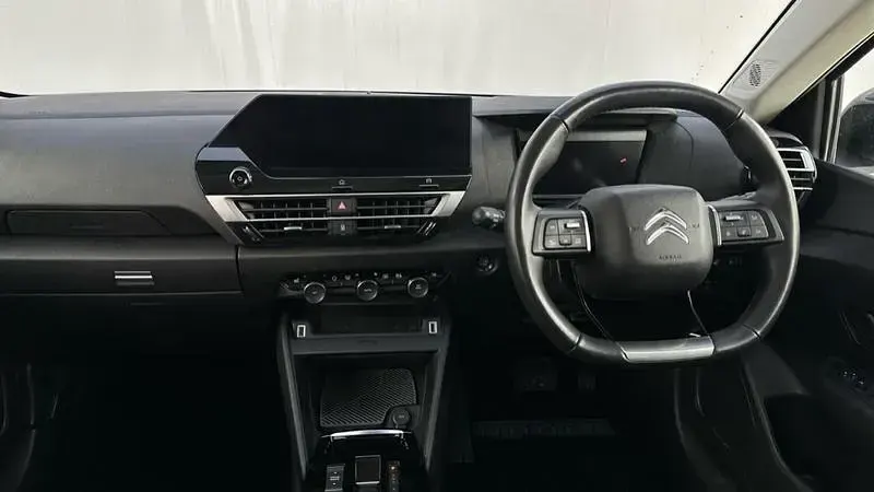 Used Citroën e-C4 100 kW (136 HP) 2024 White Hatchback