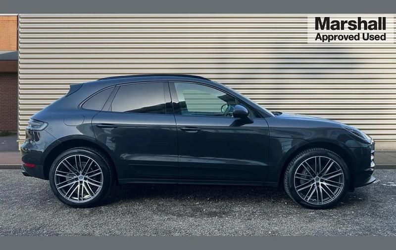 Usado Porsche Macan 245 HP (180 kW) 2019 Cinzento SUV