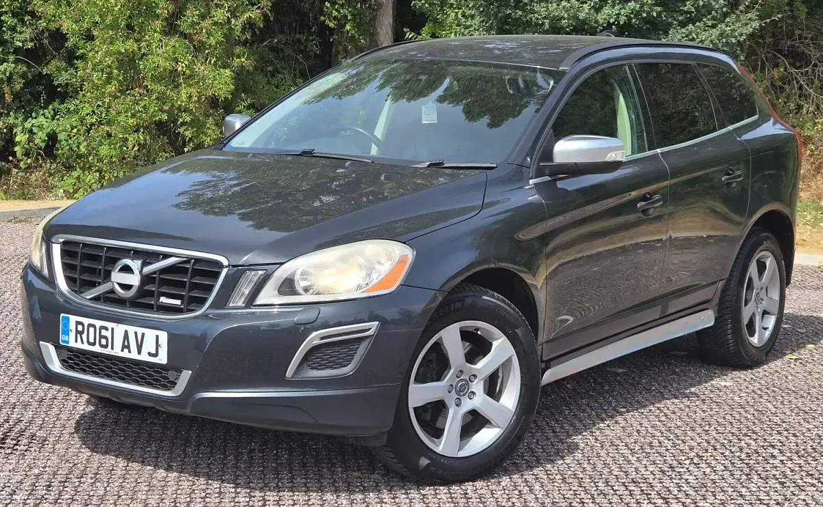 Used Volvo XC60 R-Design 205 HP (150 kW) 2011 Grey SUV