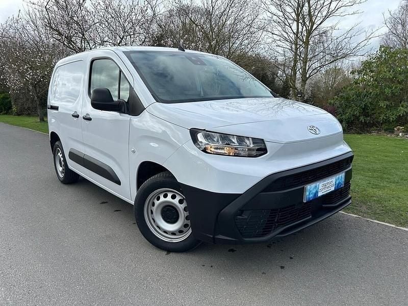 Used Toyota Proace Active 120 HP (88 kW) 2024 White MPV