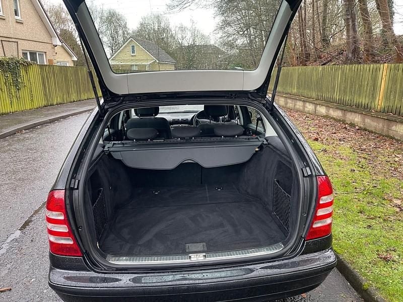 Used Mercedes C180 Classic 156 HP (114 kW) 2008 Black Estate