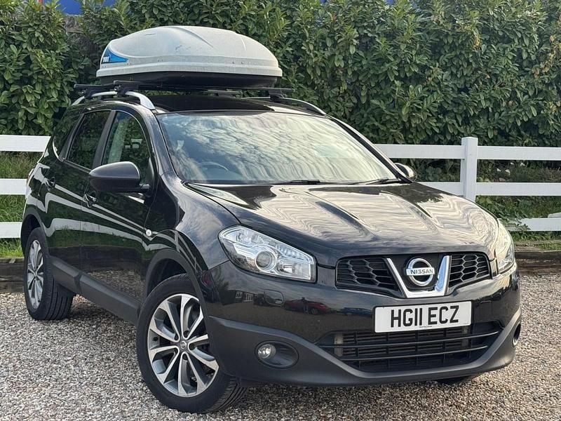 Black Used 2011 Nissan Qashqai +2 Tekna SUV | £5,495 (Fair price) - Image 1/4