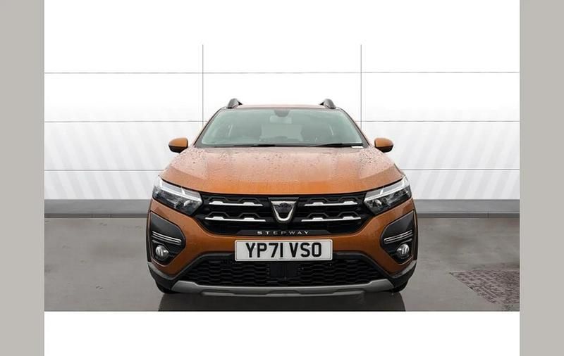 Used Dacia Sandero Comfort 90 HP (66 kW) 2022 Orange SUV
