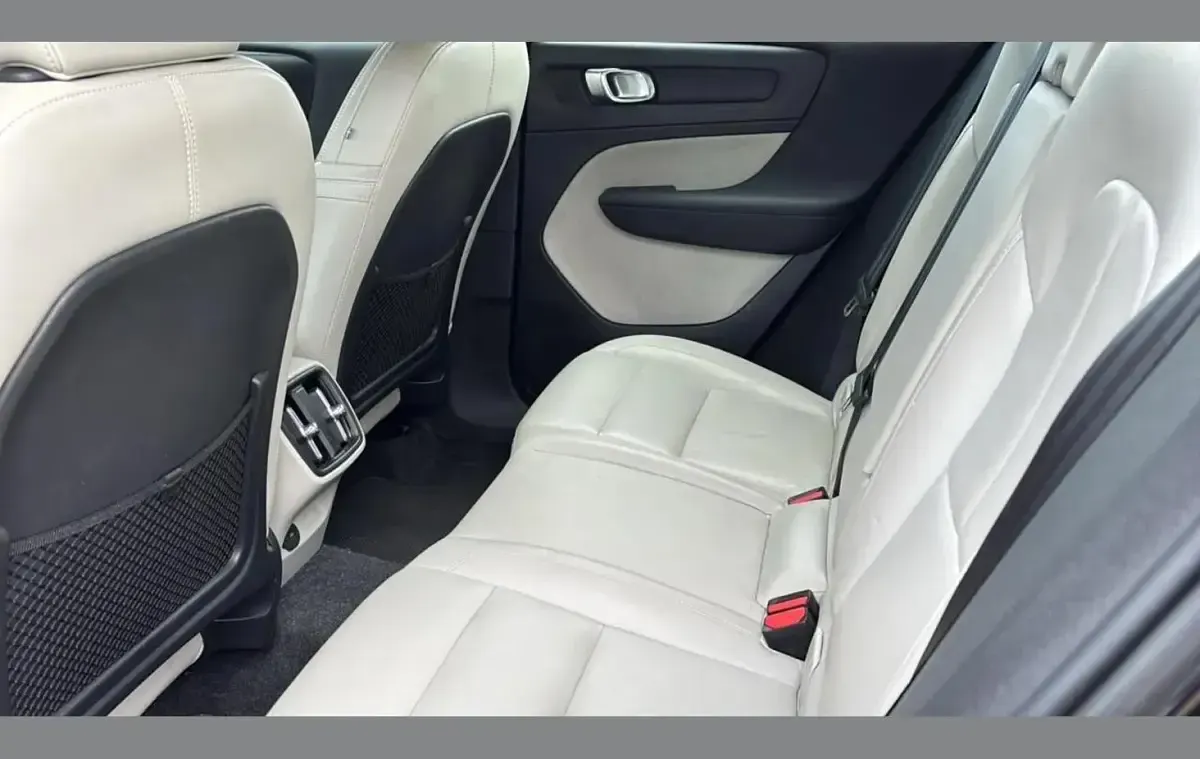 Used Volvo XC40 Inscription 244 HP (179 kW) 2019 Black SUV