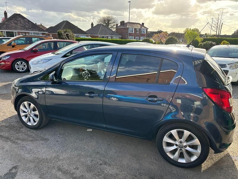Used Vauxhall Corsa Excite 100 HP (73 kW) 2014 Blue Hatchback