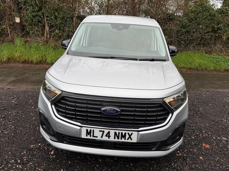 Used Ford Tourneo Connect Titanium 122 HP (89 kW) 2024 Silver MPV