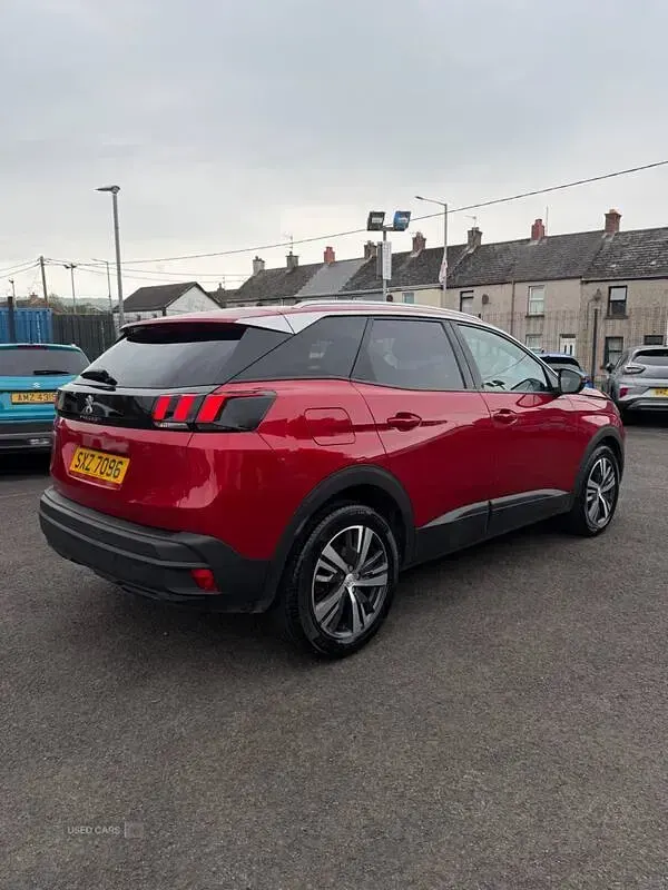 Used Peugeot 3008 Active+ 129 HP (94 kW) 2023 Red SUV