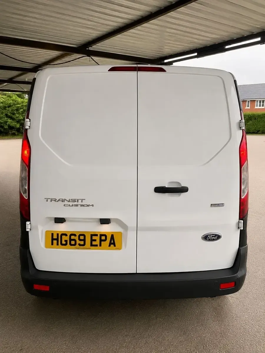Used Ford Transit 100 HP (73 kW) 2019 White Van