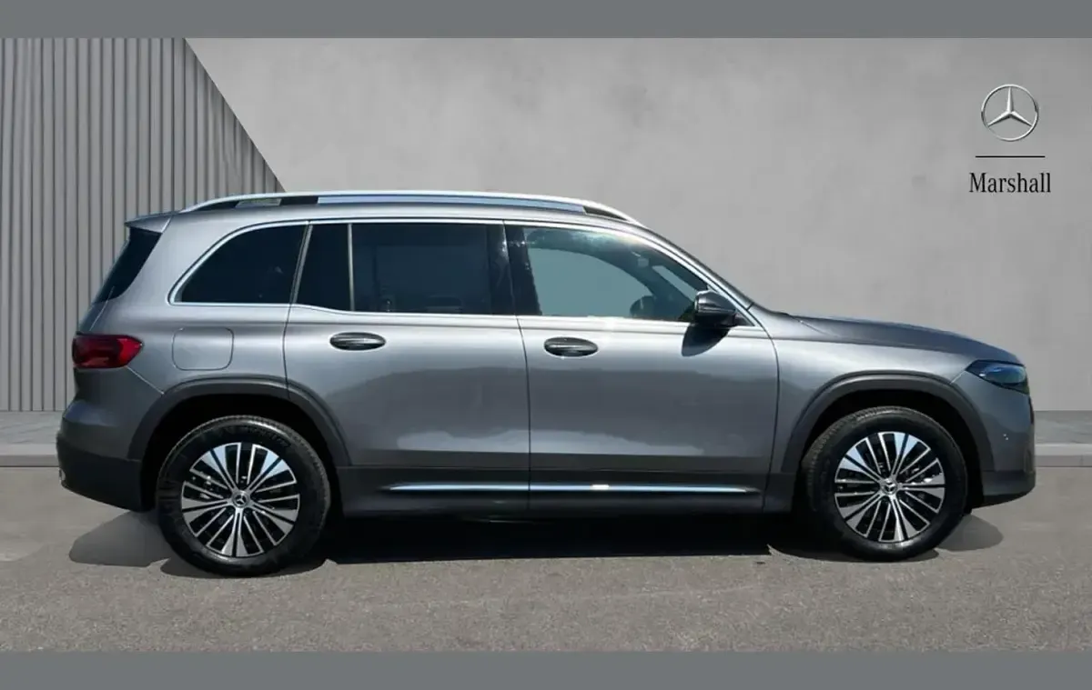 Usado Mercedes EQB250+ Executive 139 kW (190 HP) 2025 Cinzento SUV