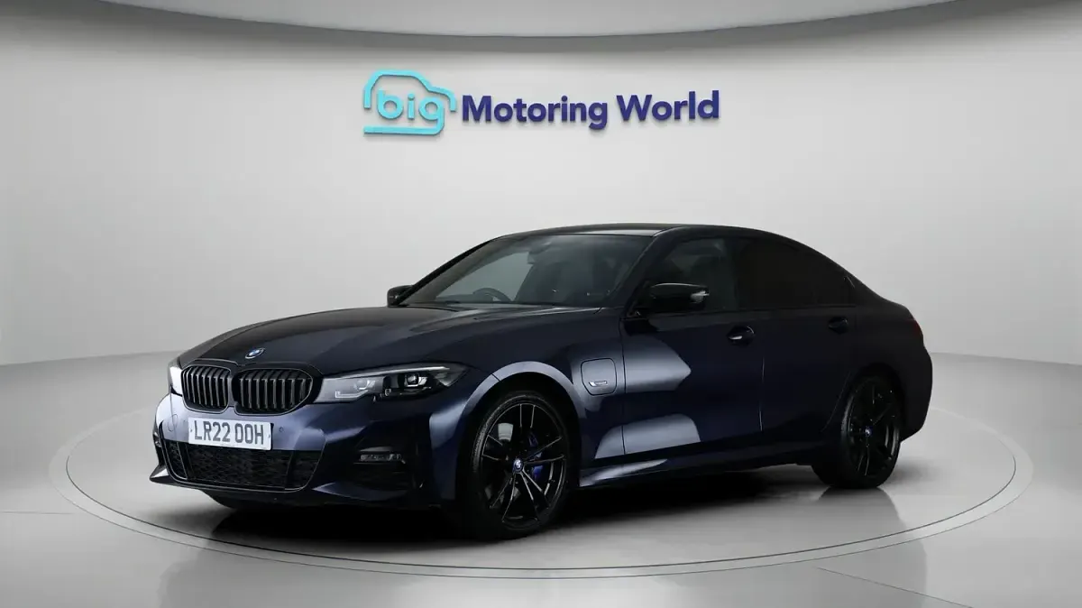 Used BMW 330e M Sport 292 HP (214 kW) 2022 Blue Sedan
