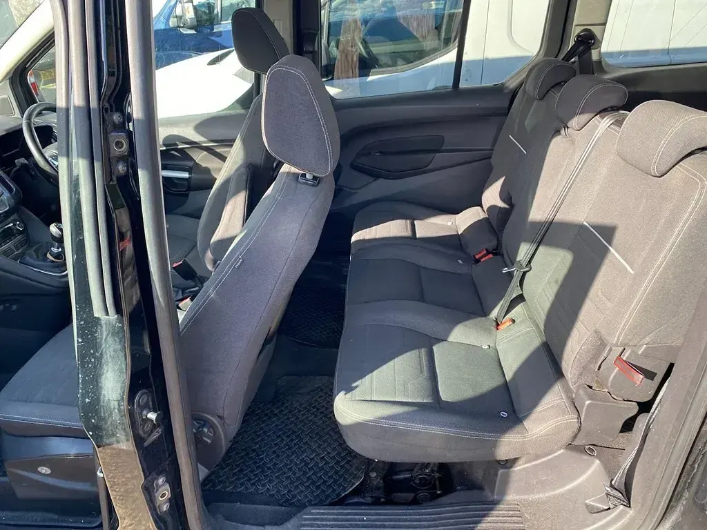 Used Ford Tourneo Connect Titanium 120 HP (88 kW) 2016 Black MPV