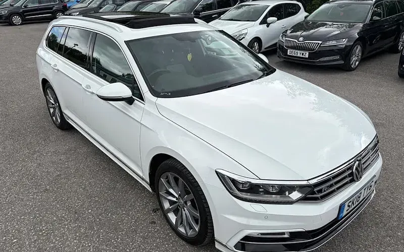 Used VW Passat R-line 150 HP (110 kW) 2018 White Estate