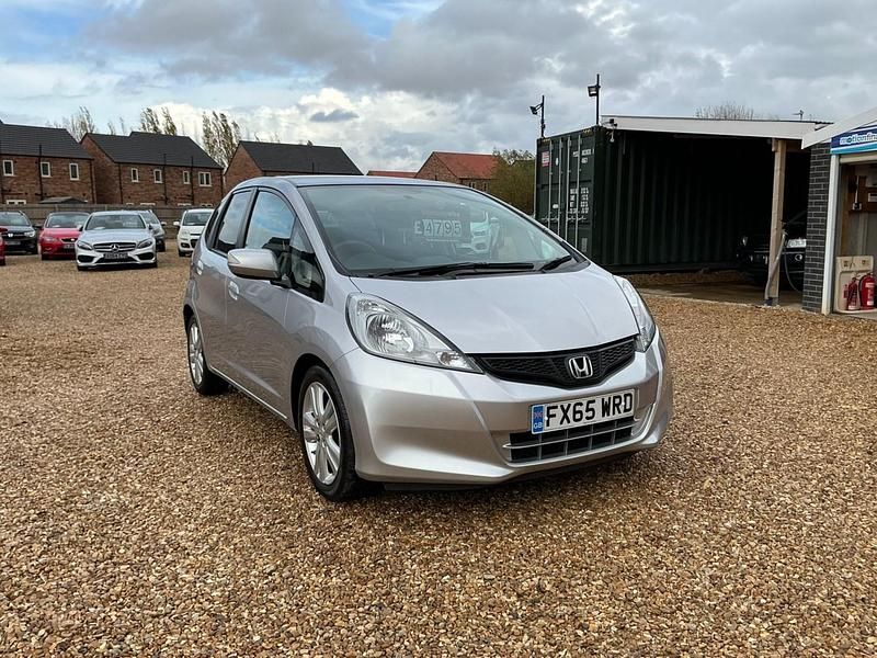 Silver Used 2015 Honda Jazz ES Hatchback | £4,795 (Good price) - Image 1/4