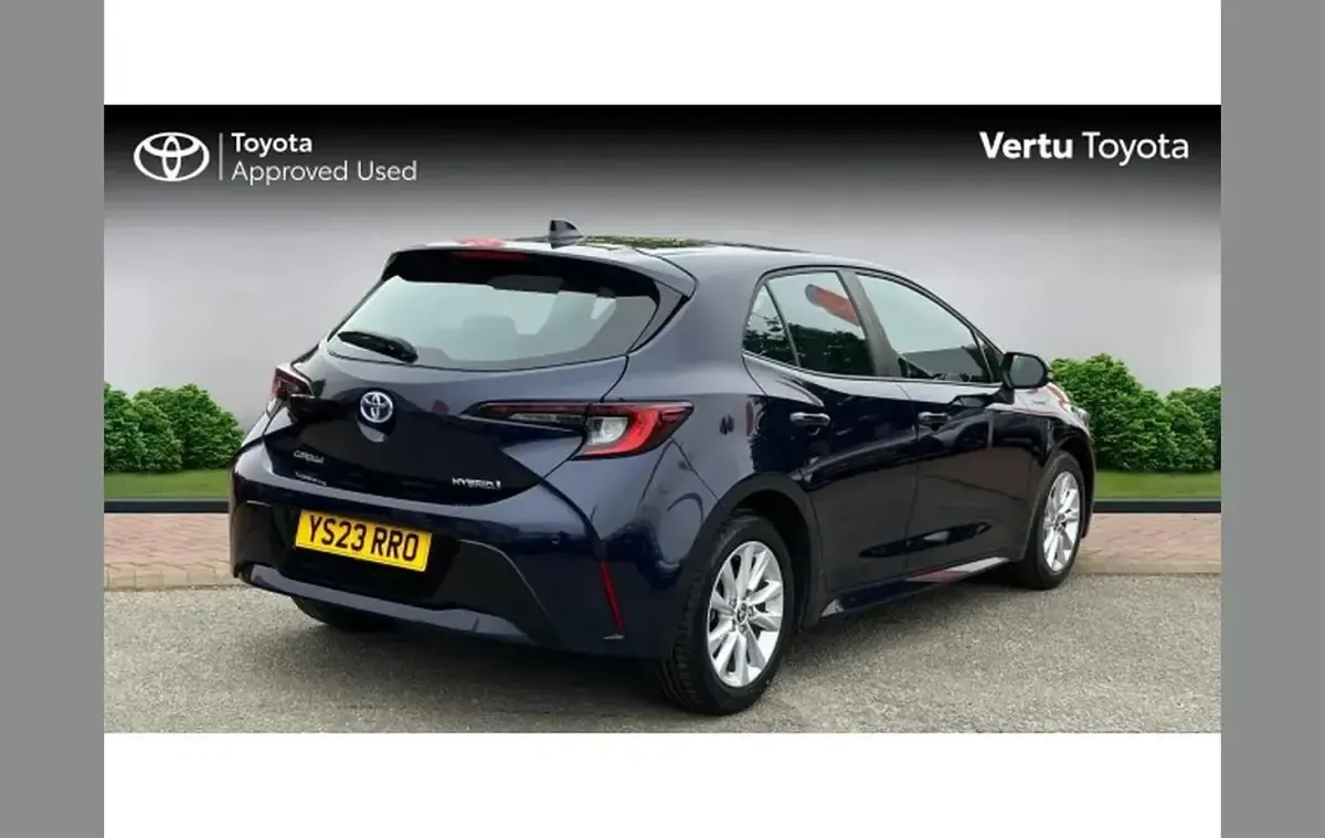 Used Toyota Corolla 140 HP (102 kW) 2023 Blue Hatchback