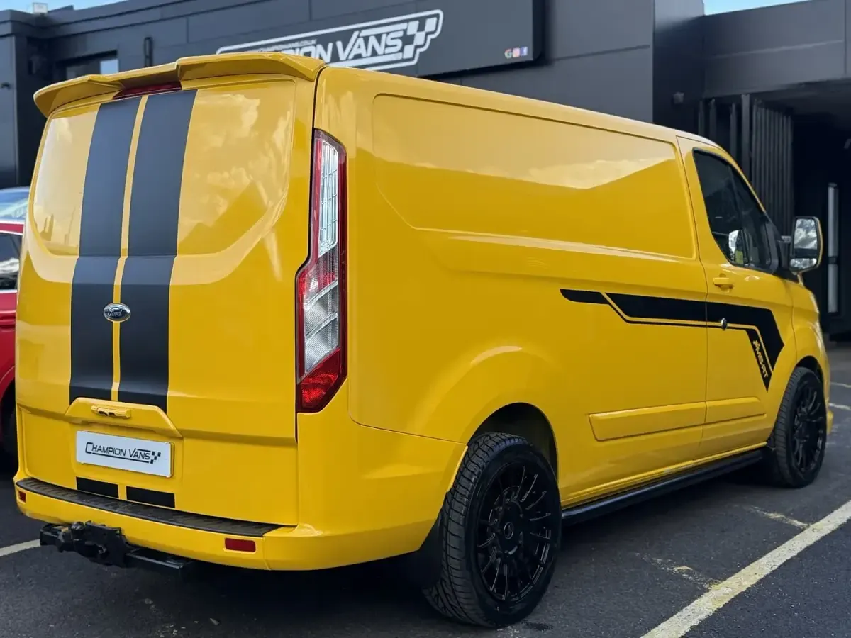 Used Ford Transit Custom 130 HP (95 kW) 2022 Yellow Van