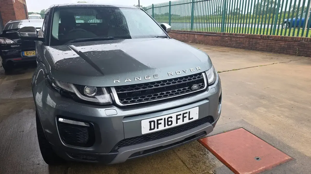 Used Land Rover Range Rover evoque SE 180 HP (132 kW) 2016 Grey Coupe