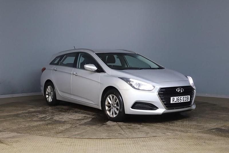 Used Hyundai i40 115 HP (84 kW) 2015 Silver Estate